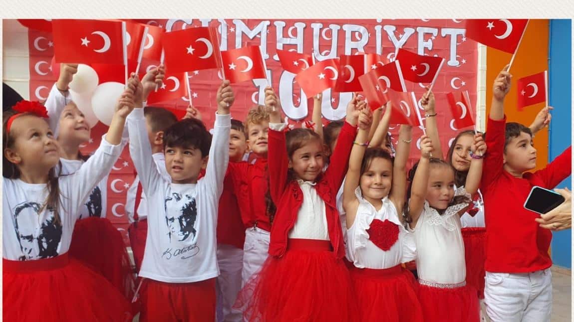 Sevgi Çiçekleri Sınıfının 29 Ekim Cumhuriyet Bayramı Etkinliklerinden